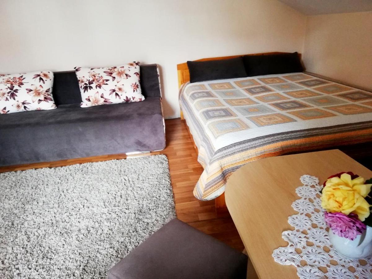 Къща За Гости Стойнови Apartment Pavel Banya Luaran gambar